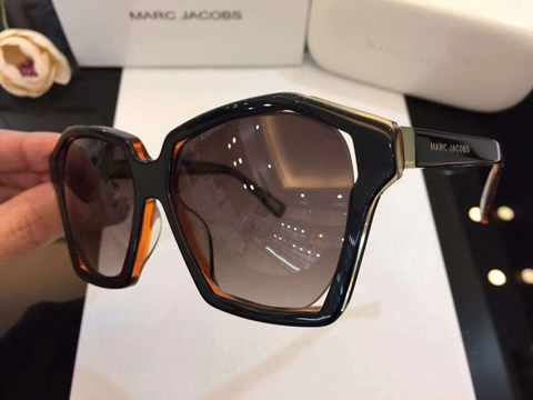 How to spot fake Marc Jacobs sunglasses - iSpotFake. Do you?
